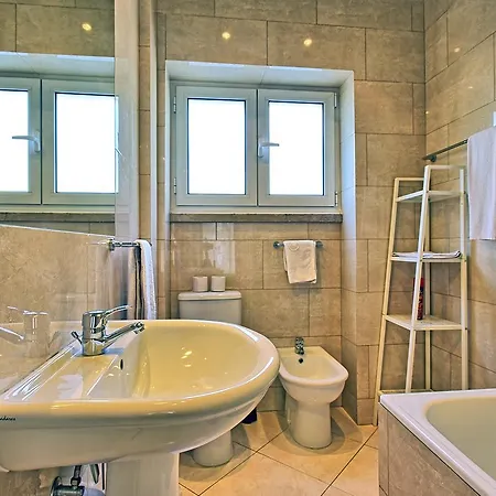 Almirante 2 Four Bedrooms * Lissabon