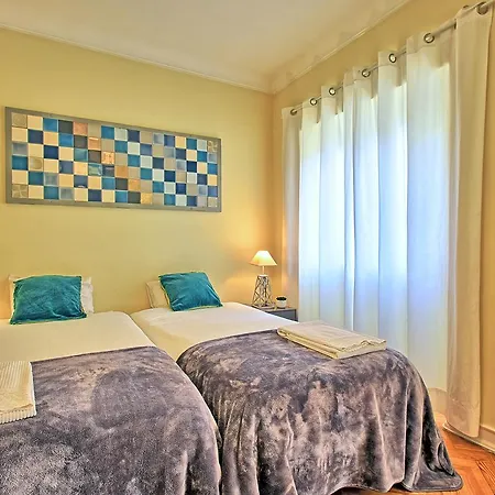 Almirante 2 Four Bedrooms Apartment *