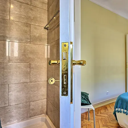 Almirante 2 Four Bedrooms Apartment Lissabon