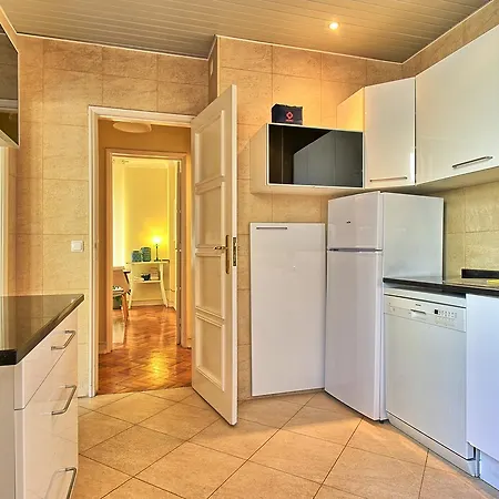 Almirante 2 Four Bedrooms Apartment Lissabon