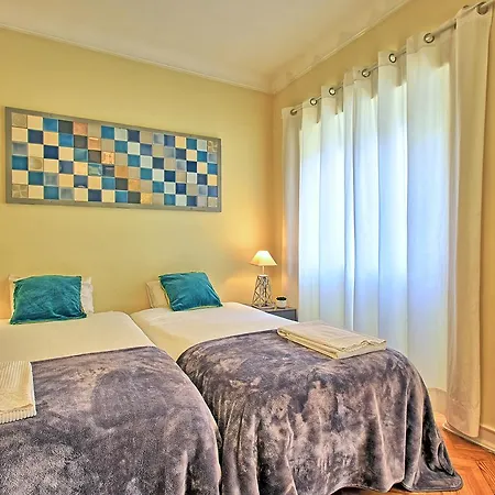 Almirante 2 Four Bedrooms アパート *