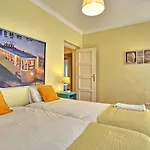 Almirante 2 Four Bedrooms Apartament *