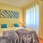 Almirante 2 Four Bedrooms Apartament *