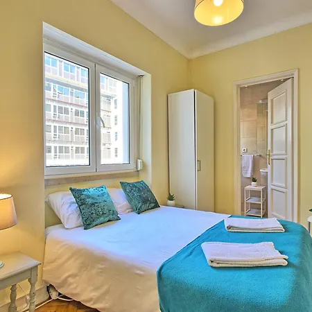 Almirante 2 Four Bedrooms Lizbona